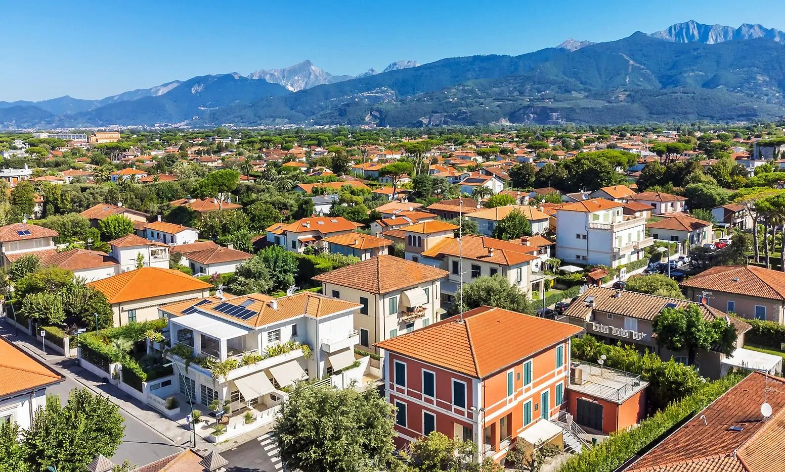Rome to Forte dei Marmi taxi transfer