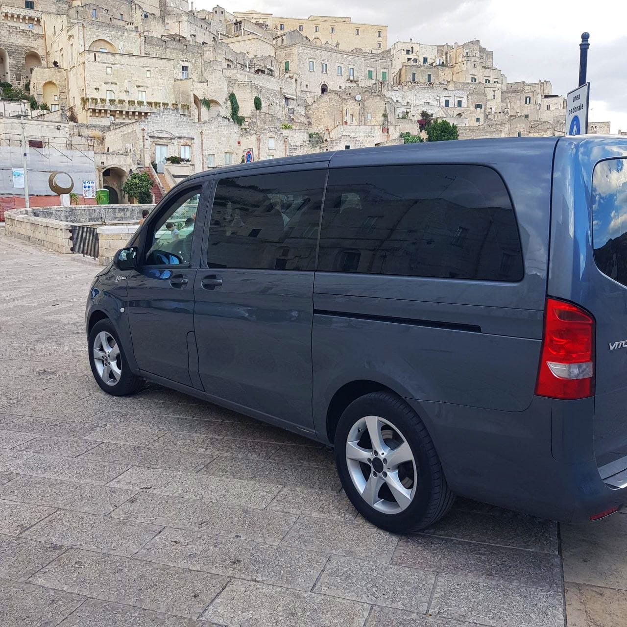 Private transfer from Rome to Bari with chauffeur